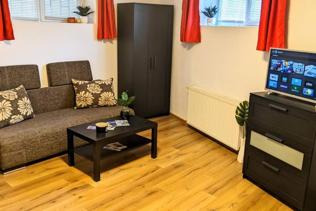 Cosy One Bedroom Flat With Free Parking & Wifi Cluj-Napoca Eksteriør billede